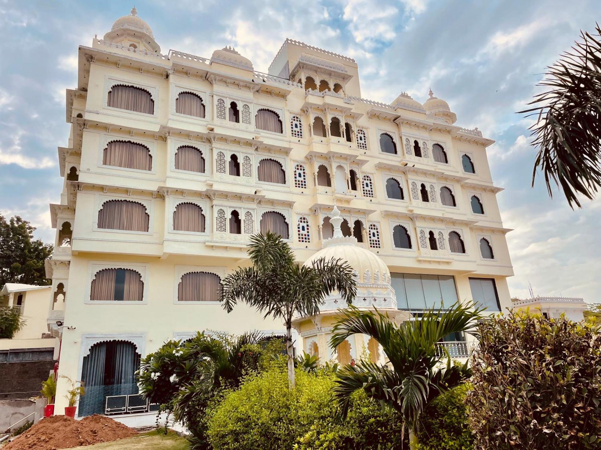 Mewar Palace Resort And Spa Udaipur Exterior photo