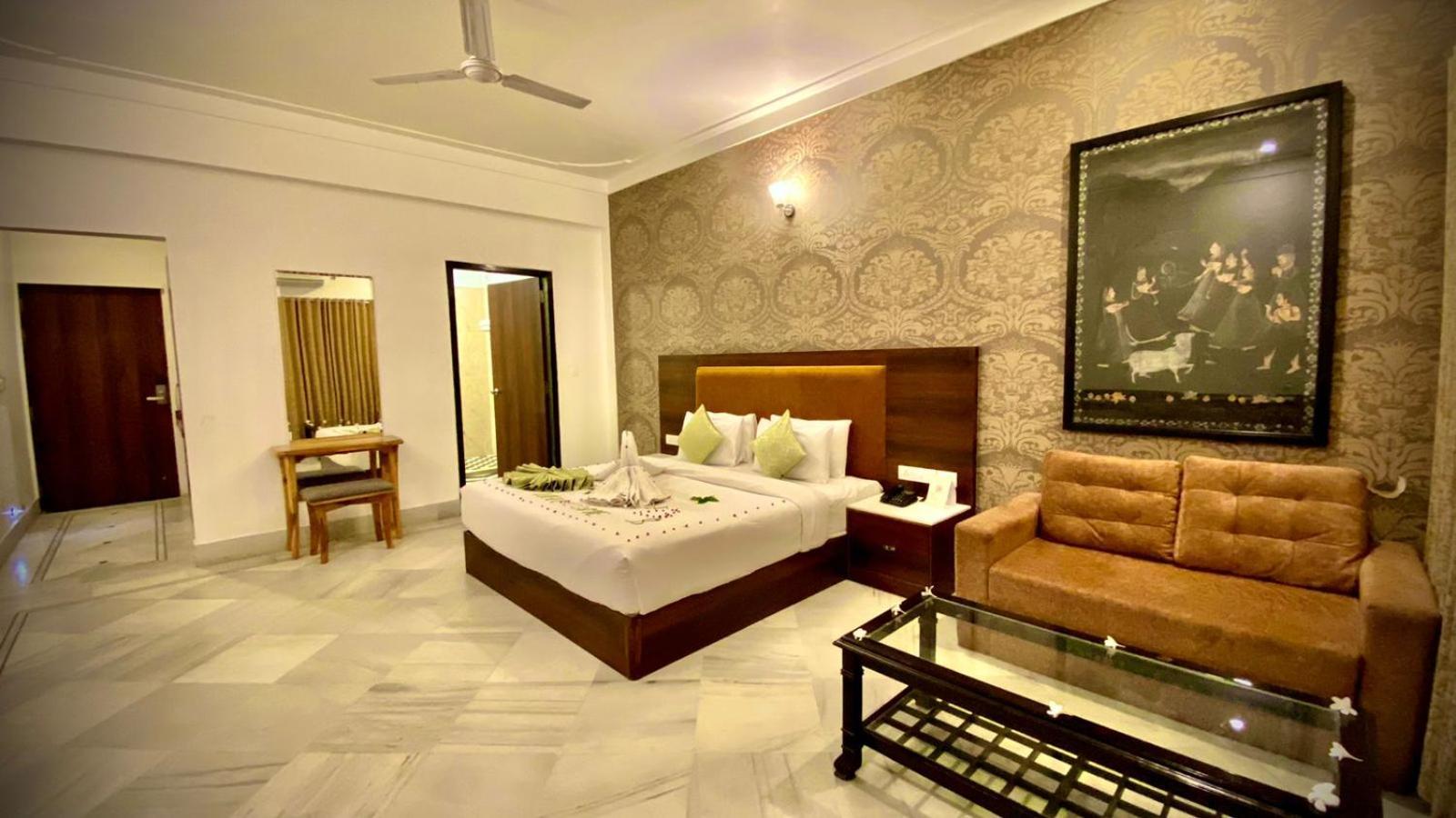 Mewar Palace Resort And Spa Udaipur Exterior photo