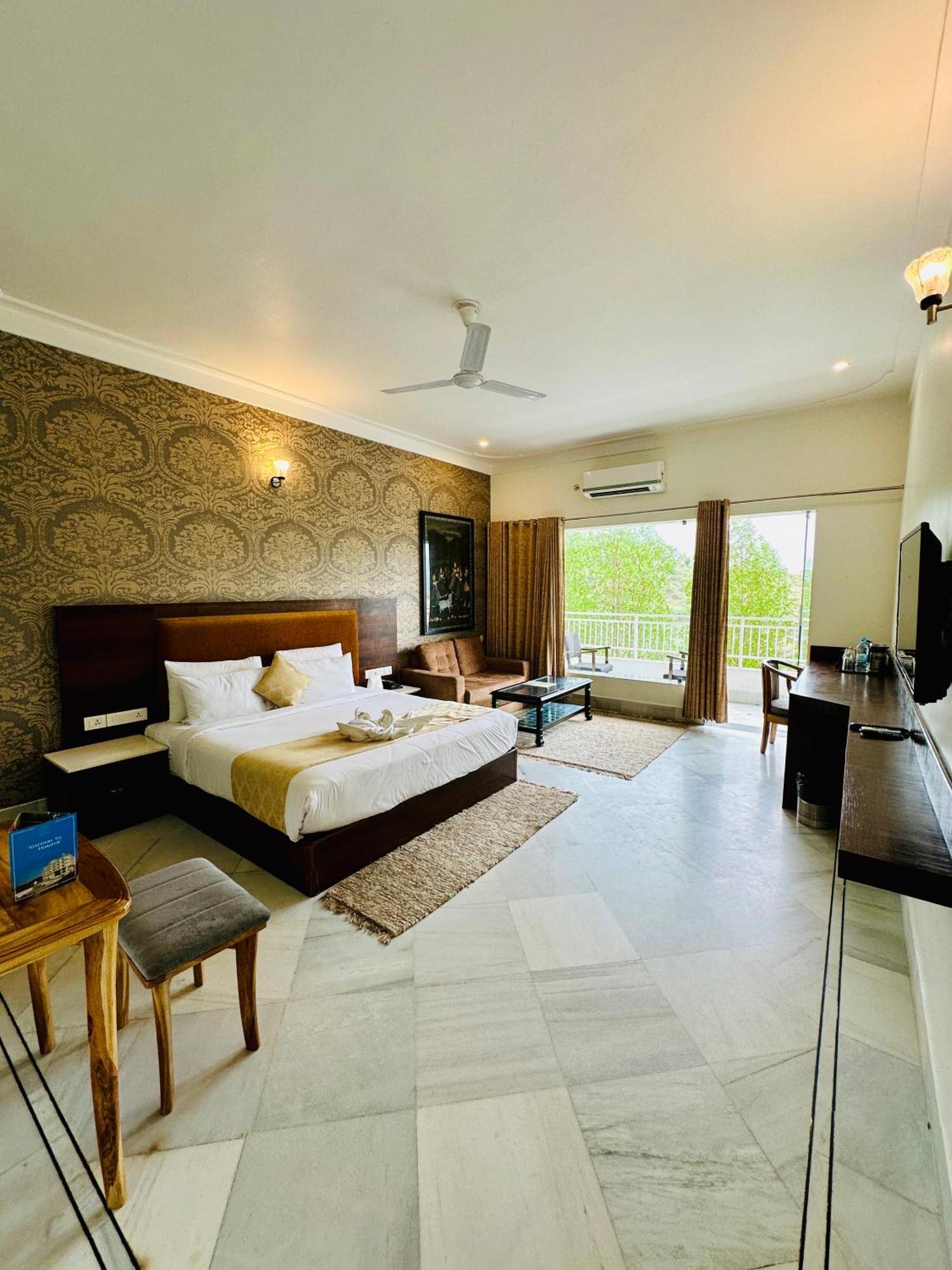Mewar Palace Resort And Spa Udaipur Exterior photo