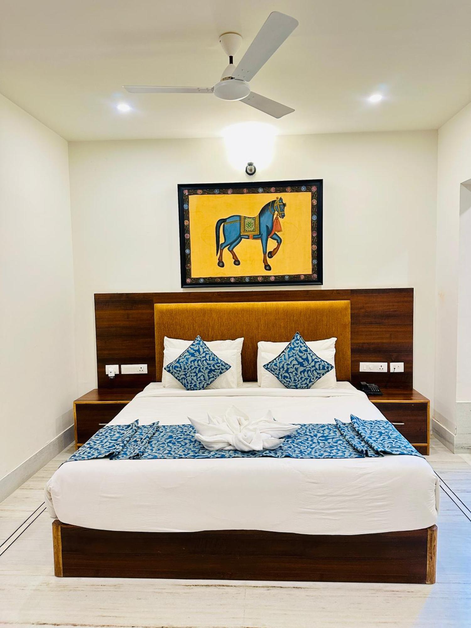 Mewar Palace Resort And Spa Udaipur Exterior photo