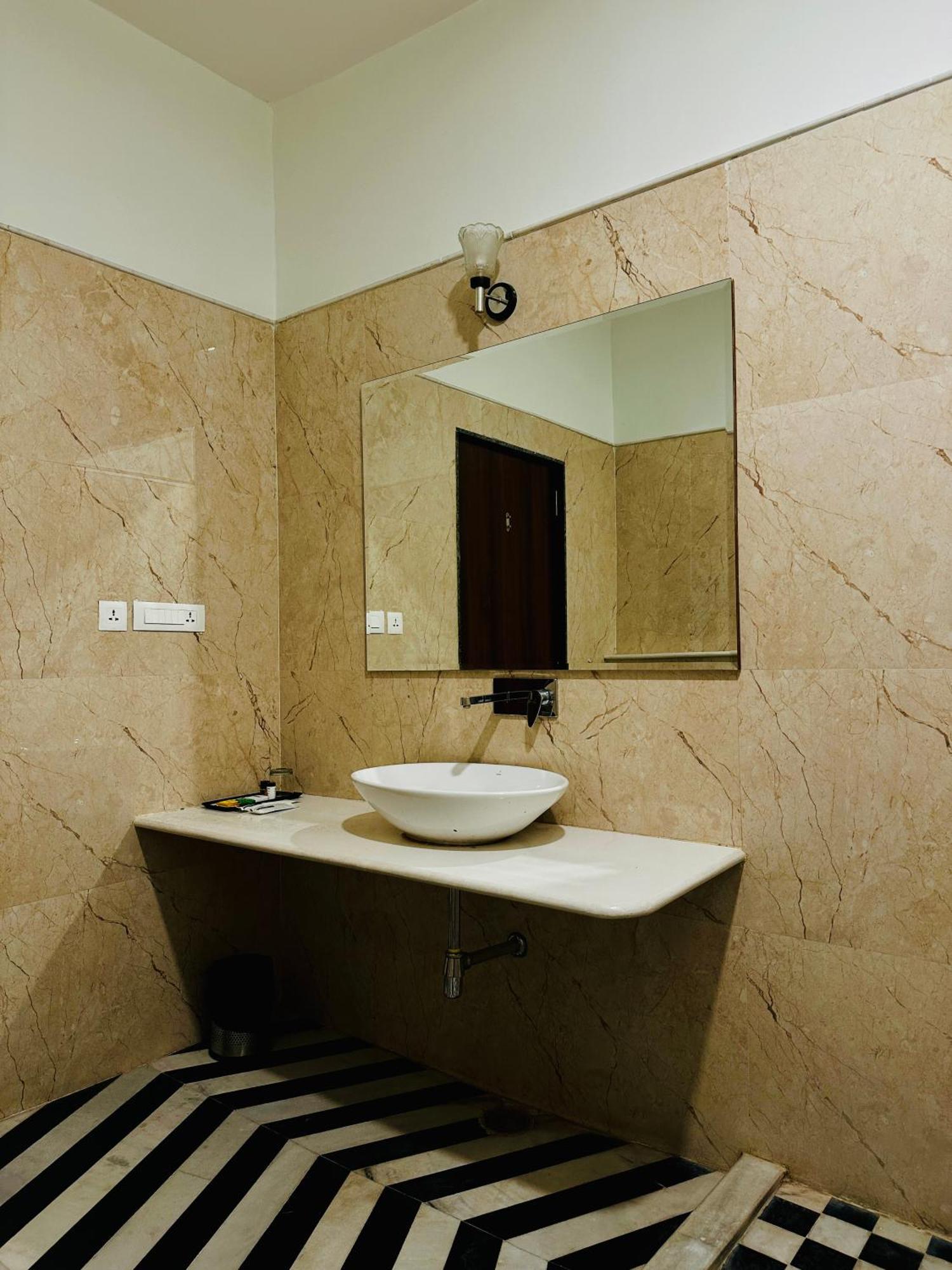 Mewar Palace Resort And Spa Udaipur Exterior photo