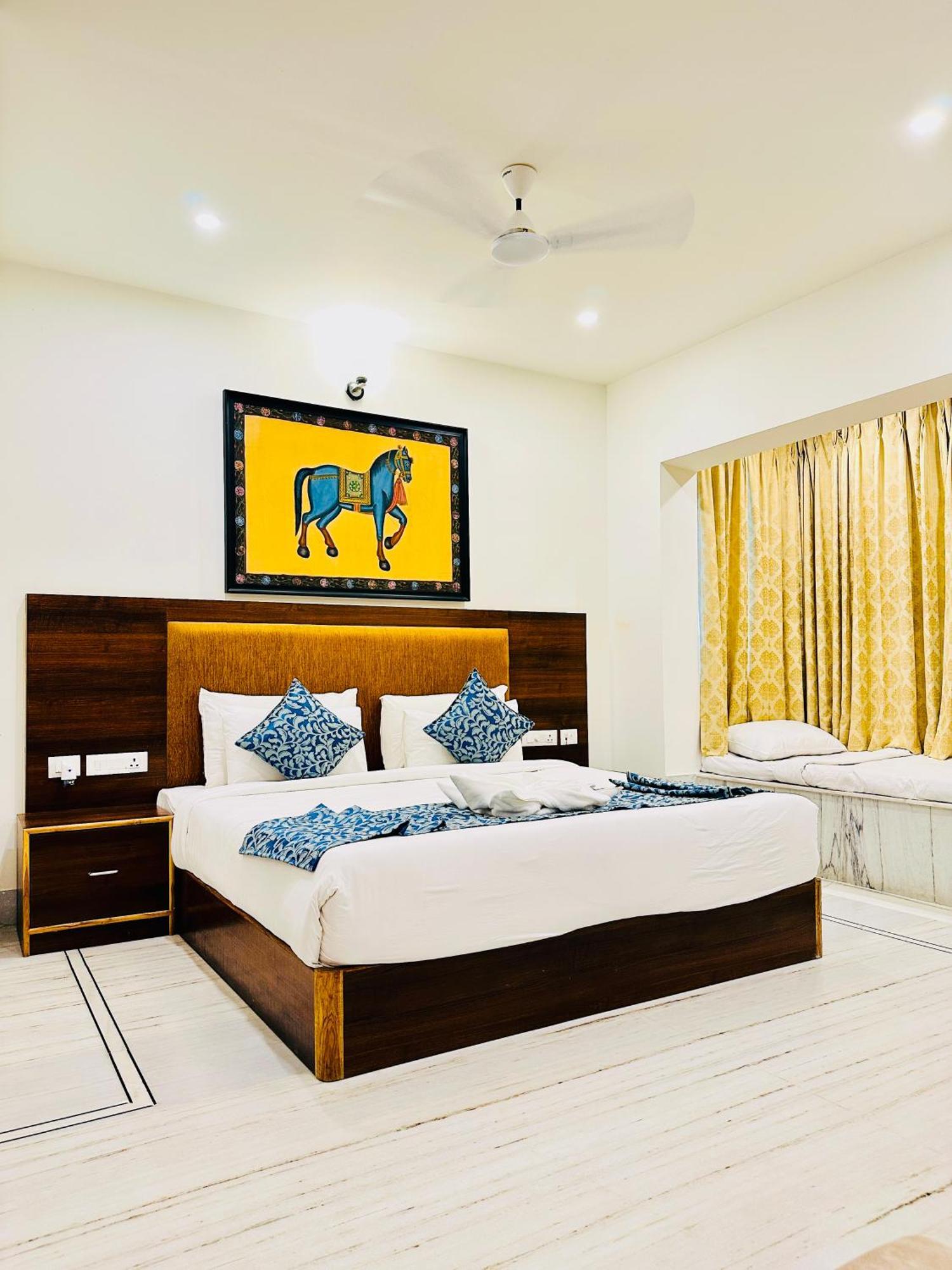 Mewar Palace Resort And Spa Udaipur Exterior photo