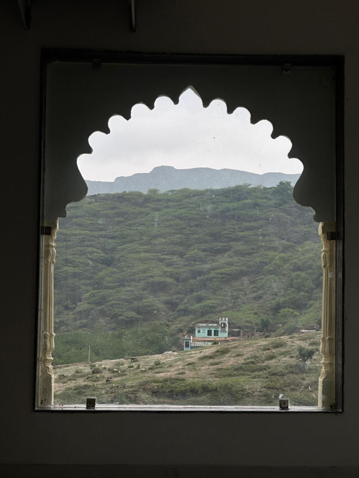 Mewar Palace Resort And Spa Udaipur Exterior photo