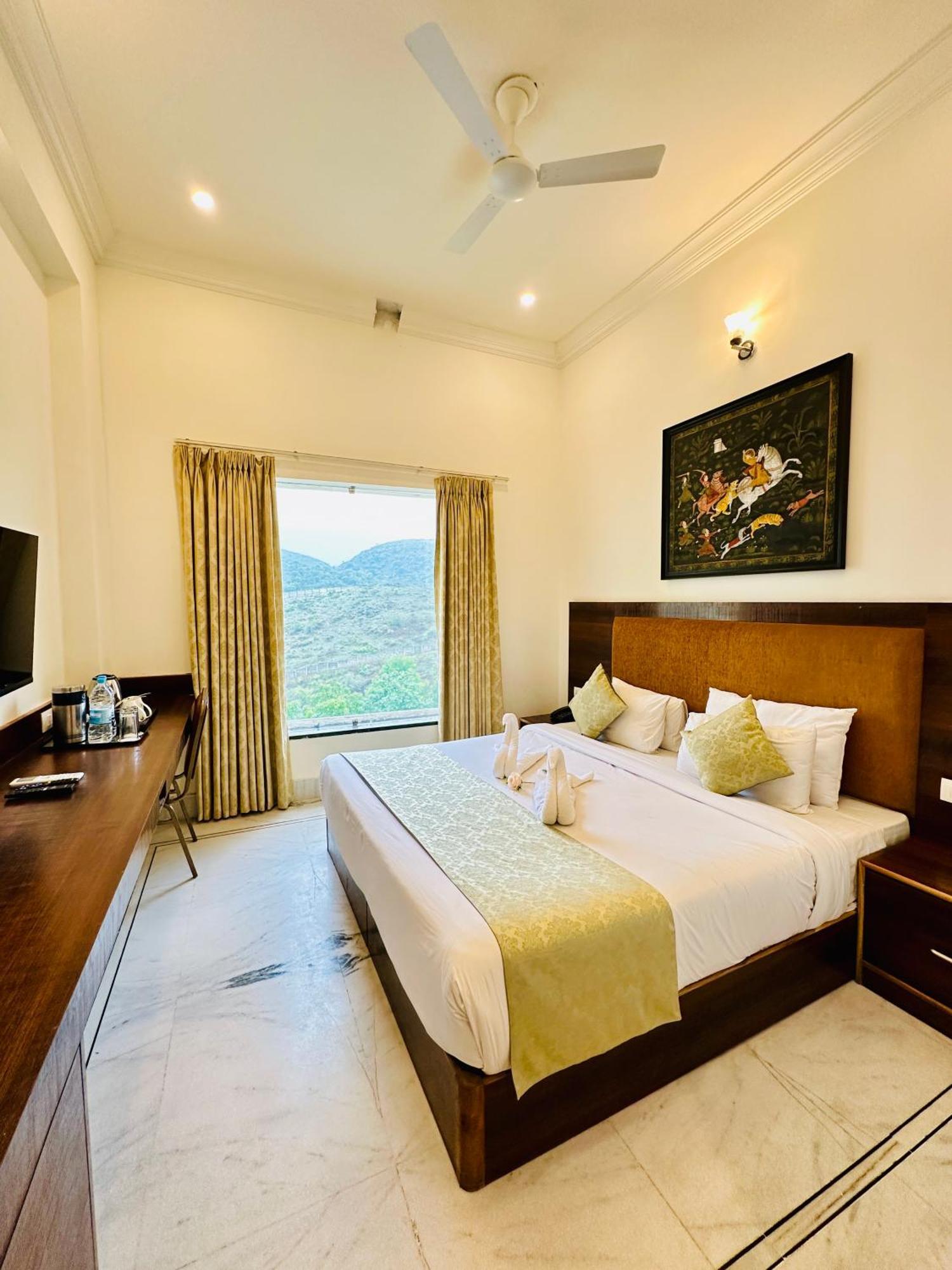 Mewar Palace Resort And Spa Udaipur Exterior photo