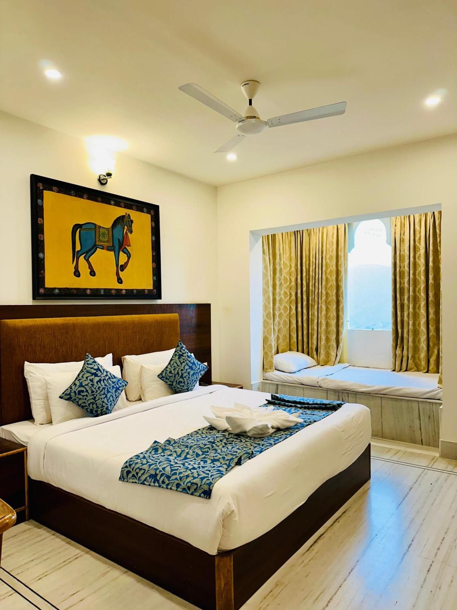 Mewar Palace Resort And Spa Udaipur Exterior photo